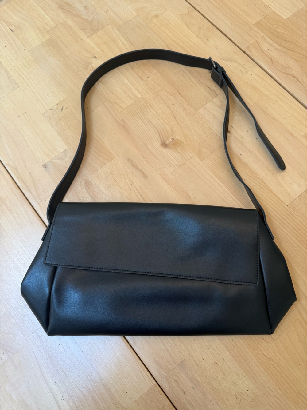 Amazon Black Women’s Shoulder Bag